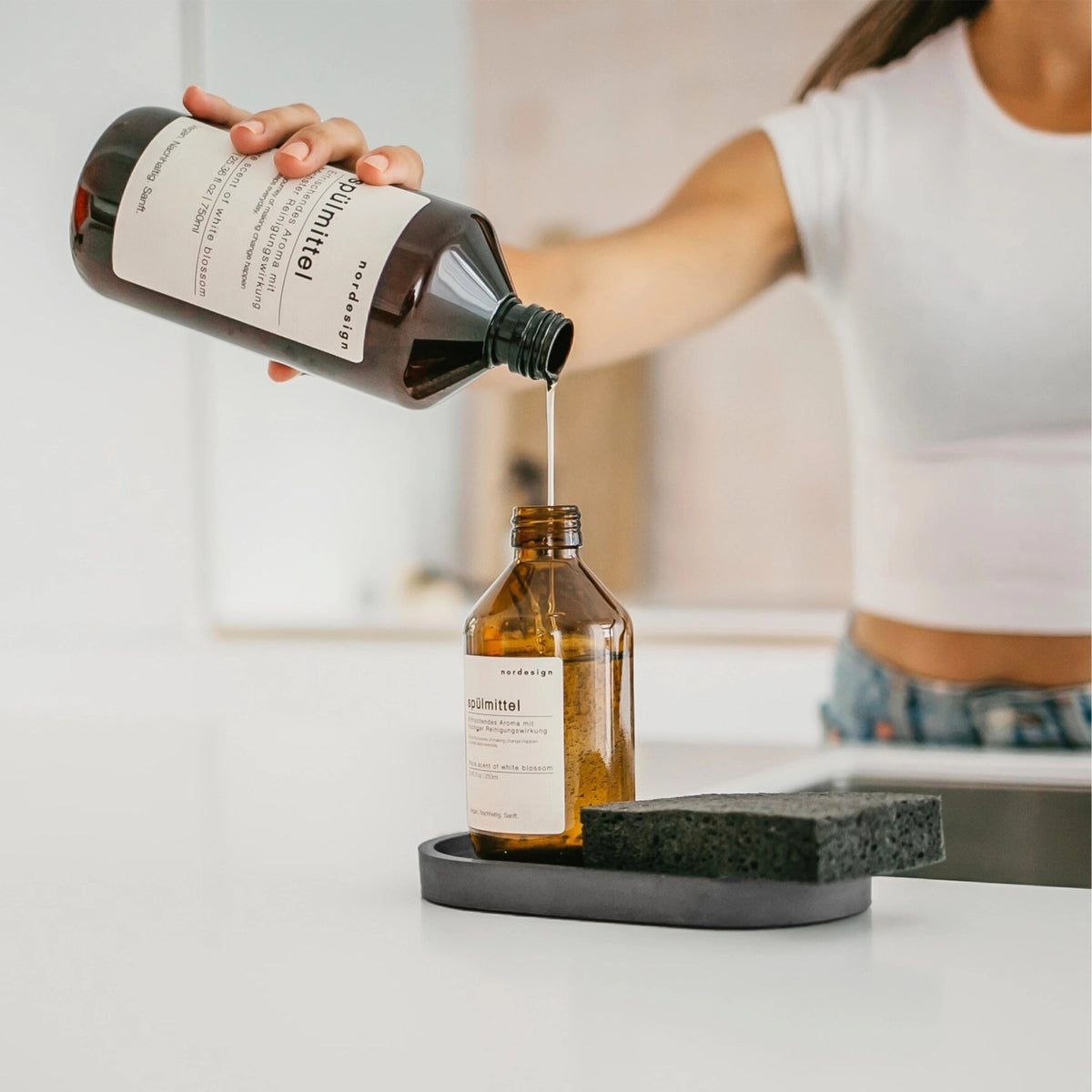 Nachfüllflasche Spülmittel 730ml bergamot & lemongrass in Transparent präsentiert im Onlineshop von KAQTU Design AG.  ist von Nordesign