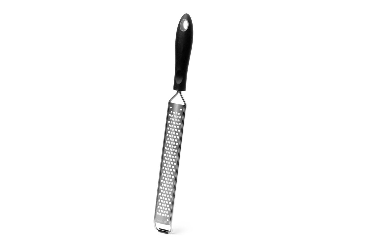 Rostfreie Reibe Schmal Fein in Schwarz präsentiert im Onlineshop von KAQTU Design AG. Reiben + Raffeln ist von Comas
