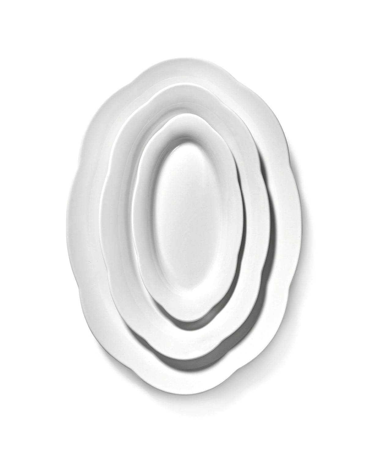 Silhouette Teller tief oval 30x21x3.2cm weiss Porzellan in Weiss präsentiert im Onlineshop von KAQTU Design AG. Teller ist von Serax