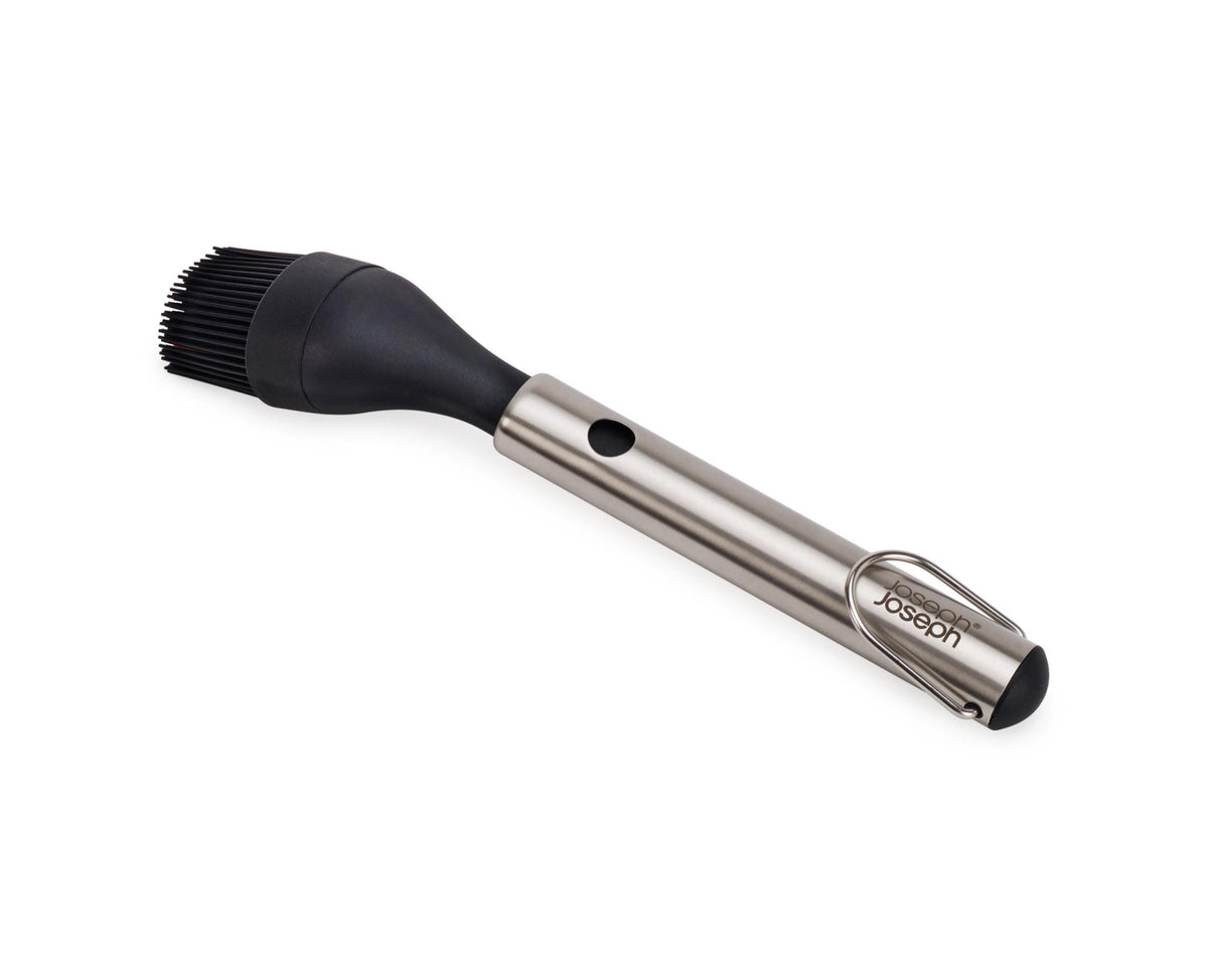 4er Set GrillOut BBQ-Utensilien Set mit Etui Edelstahl in Silber präsentiert im Onlineshop von KAQTU Design AG. Grillbesteck ist von Joseph Joseph