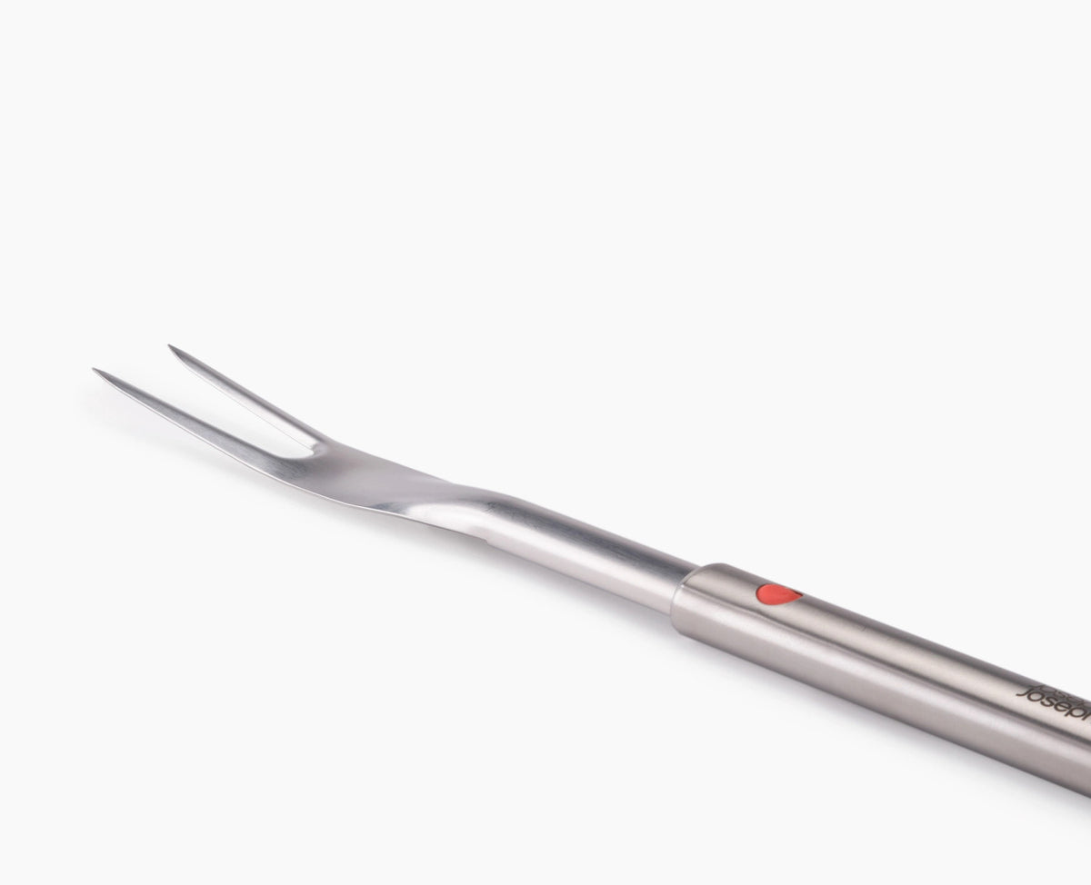 GrillOut BBQ Gabel einziehbarer Kopf  Edelstahl 41.7-35cm in Silber präsentiert im Onlineshop von KAQTU Design AG. Grillbesteck ist von Joseph Joseph