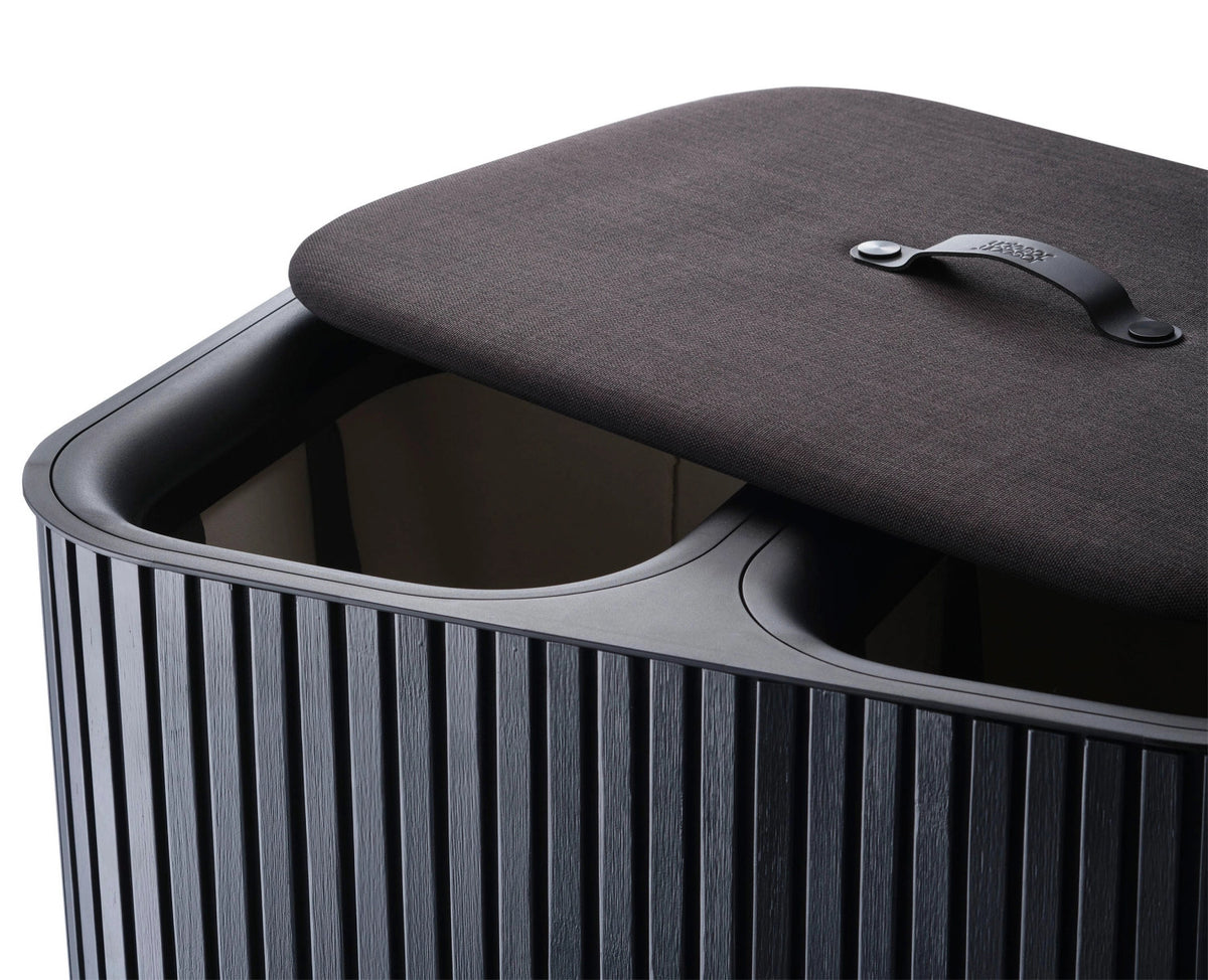 Tota Twin Luxe Wäschekorb 90l black in Schwarz präsentiert im Onlineshop von KAQTU Design AG. Wäschekorb ist von Joseph Joseph