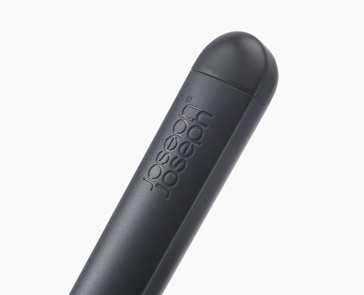SinkTech Spülbürste mit Edelstahlhalterung & Ersatzschwamm in Schwarz präsentiert im Onlineshop von KAQTU Design AG. Abwasch ist von Joseph Joseph