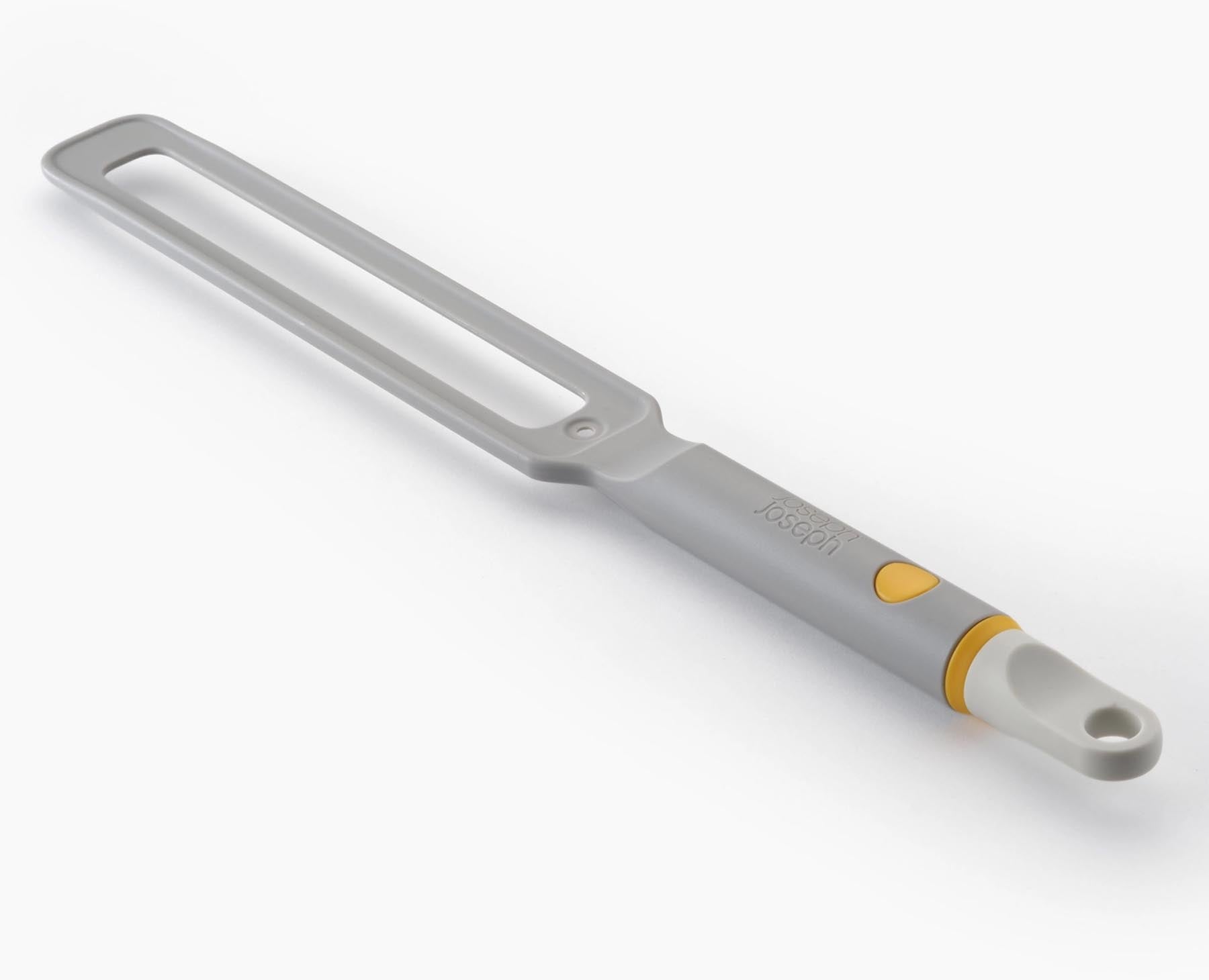 Eleganter CleanTech Staubwedel in light stone, ideal für gründliche Reinigung und platzsparende Aufbewahrung dank schützender Hülle.