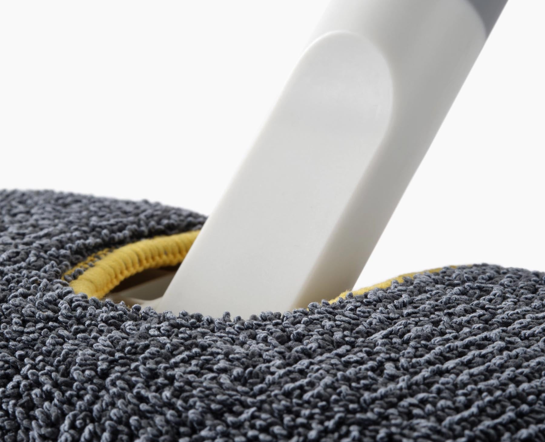Praktisches CleanTech Ersatzpad in blau und gelb, 18x11cm, ideal für gründliche Reinigung mit dem Joseph Joseph Bodenschrubber.