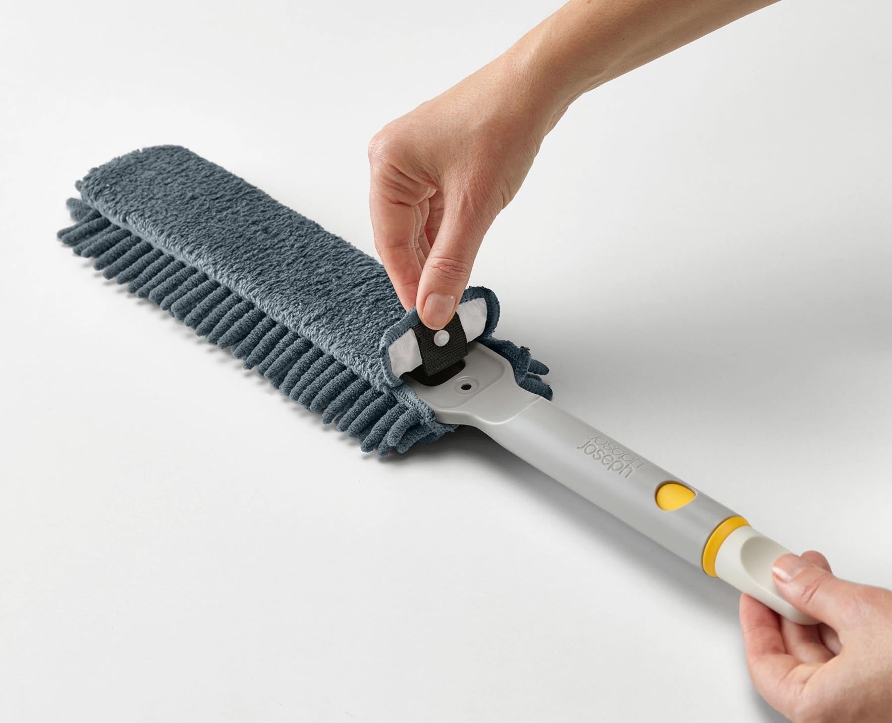 Blaues CleanTech Ersatzpad Staubtuch (7x32cm) von Joseph Joseph, ideal für effektive Reinigung und Staubentfernung in jedem Haushalt.