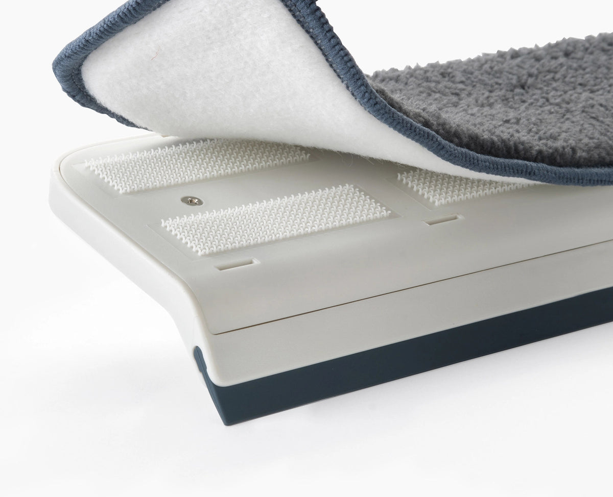 CleanTech Reinigungsset komplett light stone in Grau präsentiert im Onlineshop von KAQTU Design AG. Reinigung & Wäsche ist von Joseph Joseph