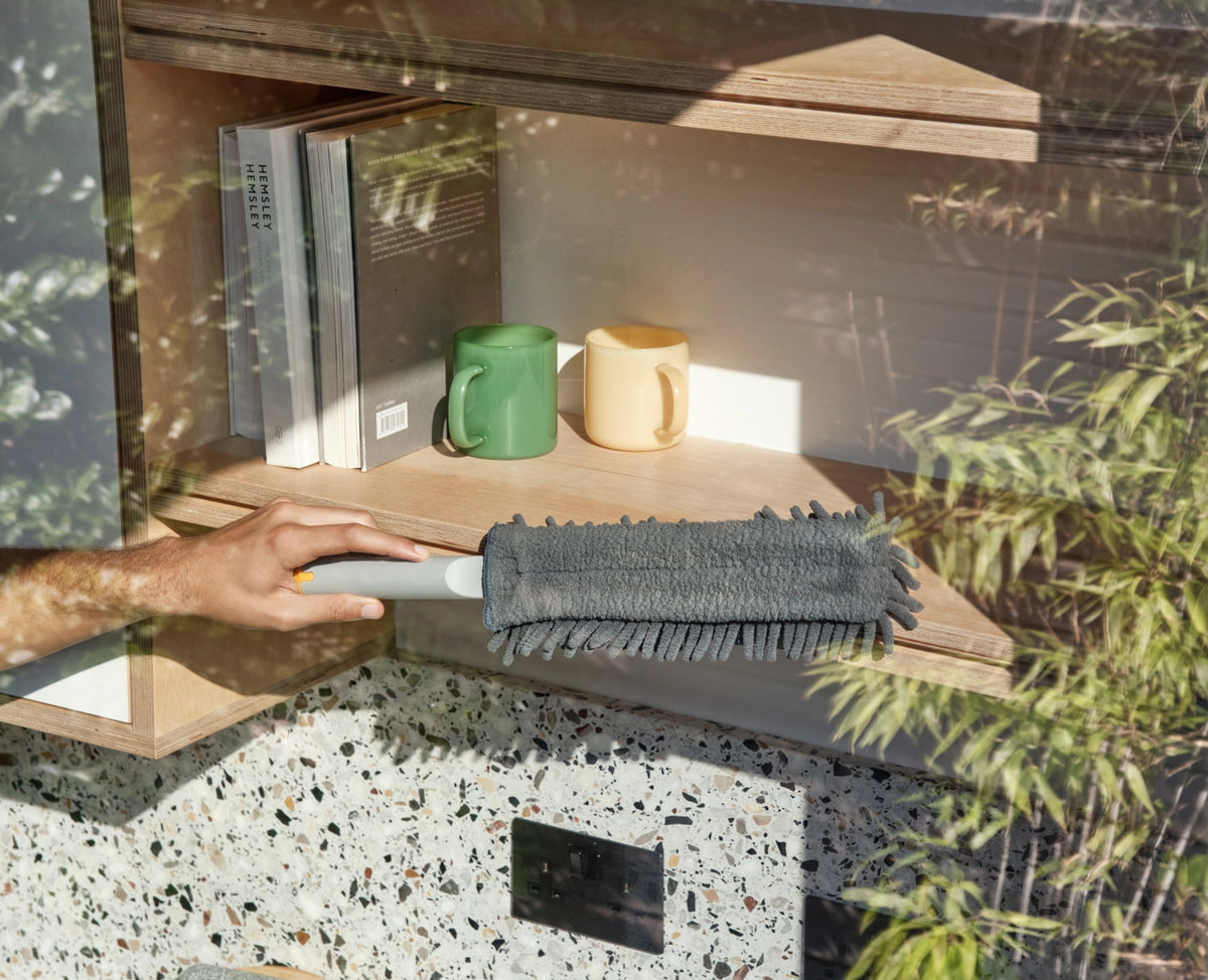 CleanTech Reinigungsset komplett light stone in Grau präsentiert im Onlineshop von KAQTU Design AG. Reinigung & Wäsche ist von Joseph Joseph