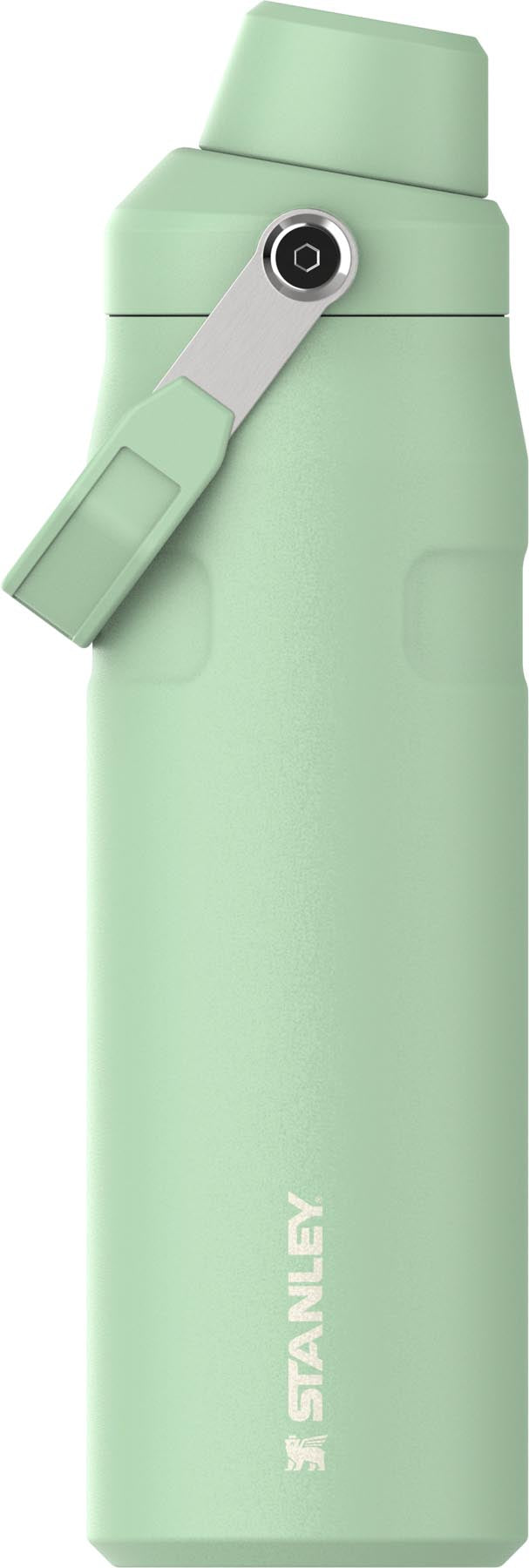 IceFlow Fast Flow Flasche 0.7l pistachio in Grün präsentiert im Onlineshop von KAQTU Design AG. Aufbewahrungsbehälter ist von Stanley