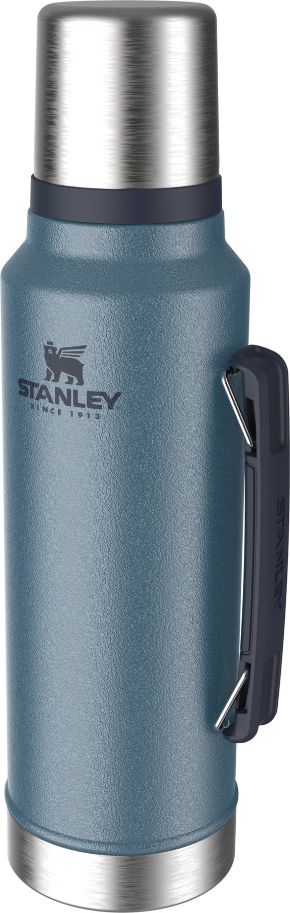 Legendary Classic Flasche 1.4l hammertone lake in Blau präsentiert im Onlineshop von KAQTU Design AG. Thermosflasche ist von Stanley