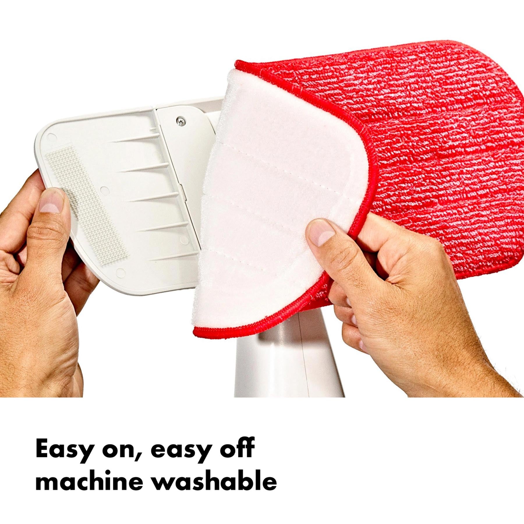 Effizienter GG Sprühmopp von OXO, perfekt für müheloses Wischen und vielseitige Bodenpflege, mit ergonomischem Design für einfachen Einsatz.