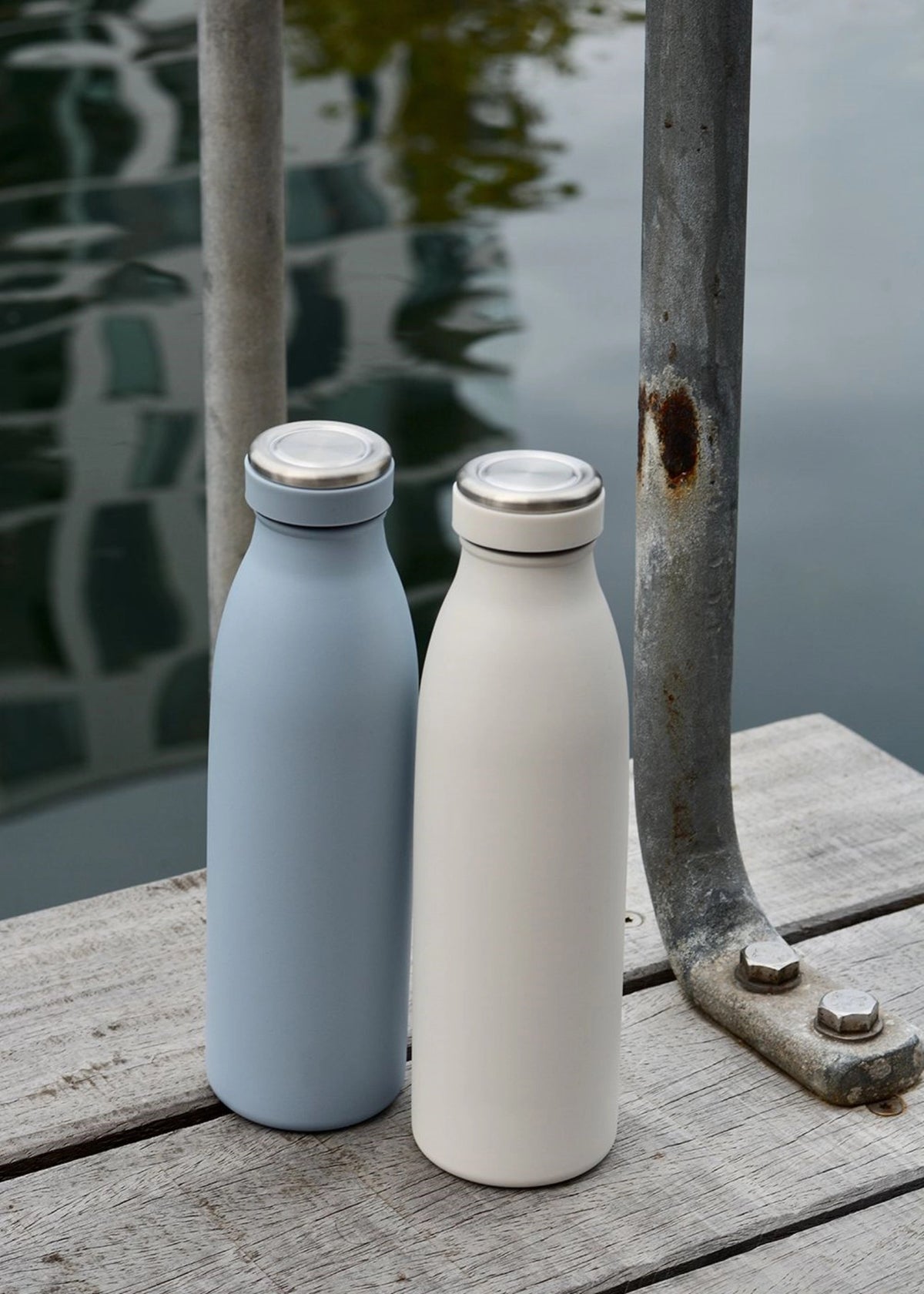 Trinkflasche 500ml Winter white in Weiss präsentiert im Onlineshop von KAQTU Design AG. Trinkflaschen ist von AYA&IDA