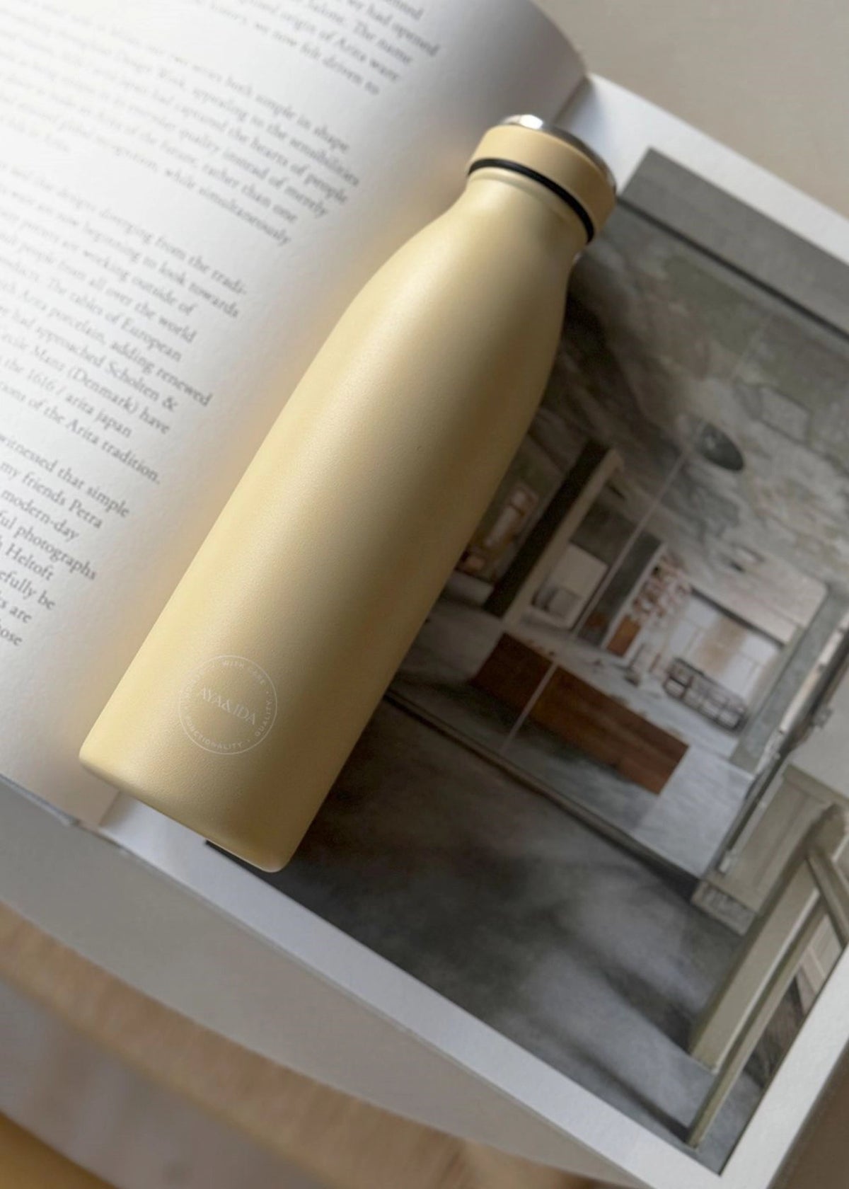 Trinkflasche 500ml Dusty Yellow in Gelb präsentiert im Onlineshop von KAQTU Design AG. Trinkflaschen ist von AYA&IDA