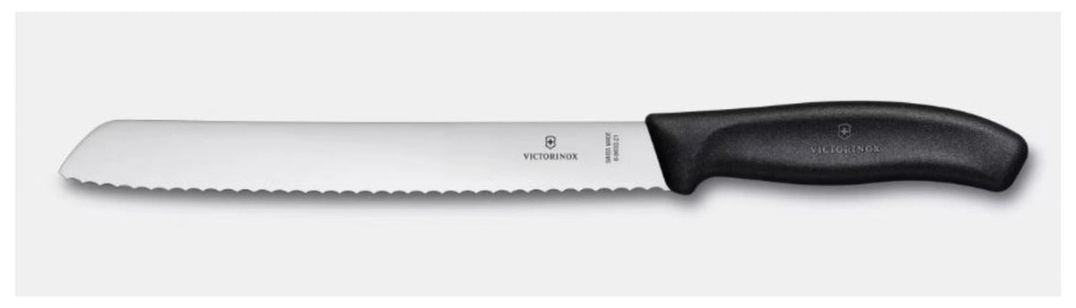 Swiss Classic Brotmesser 21cm in Schwarz präsentiert im Onlineshop von KAQTU Design AG. Küchenmesser ist von Victorinox