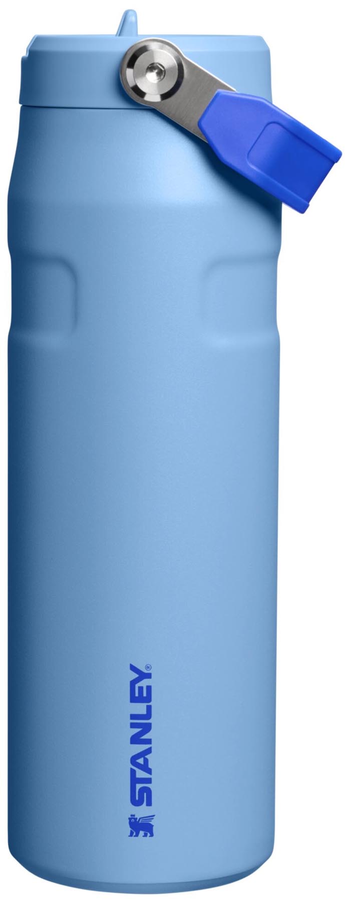 IceFlow Flip Straw Flasche 0.7l blue sky in Blau präsentiert im Onlineshop von KAQTU Design AG. Aufbewahrungsbehälter ist von Stanley