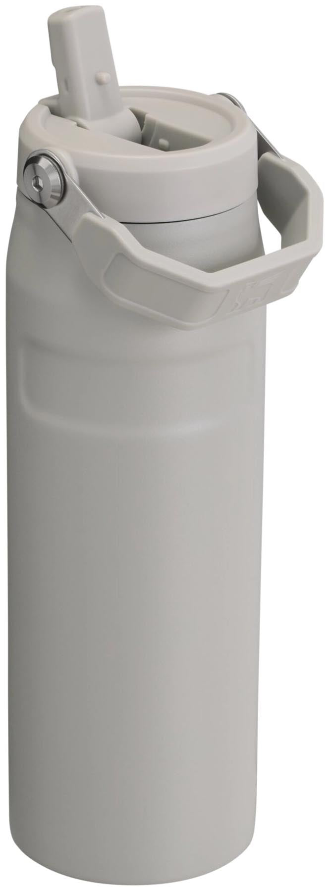 Stylische Stanley Thermosflasche IceFlow Flip Straw in elegantem Grau, 0.7l, ideal für unterwegs und hält Getränke frisch.