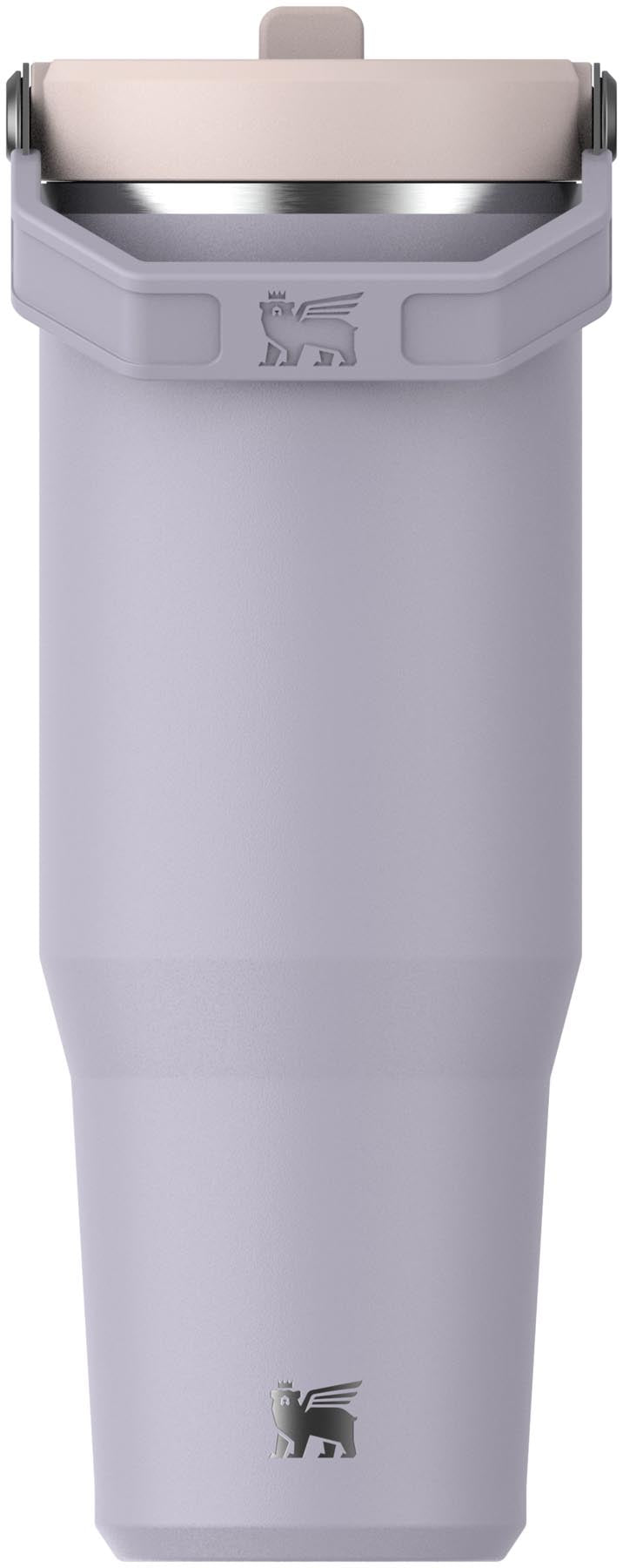 Stylischer IceFlow Flip Straw Becher in lila mit 0.89l Fassungsvermögen von Stanley, ideal für kalte Getränke und unterwegs.