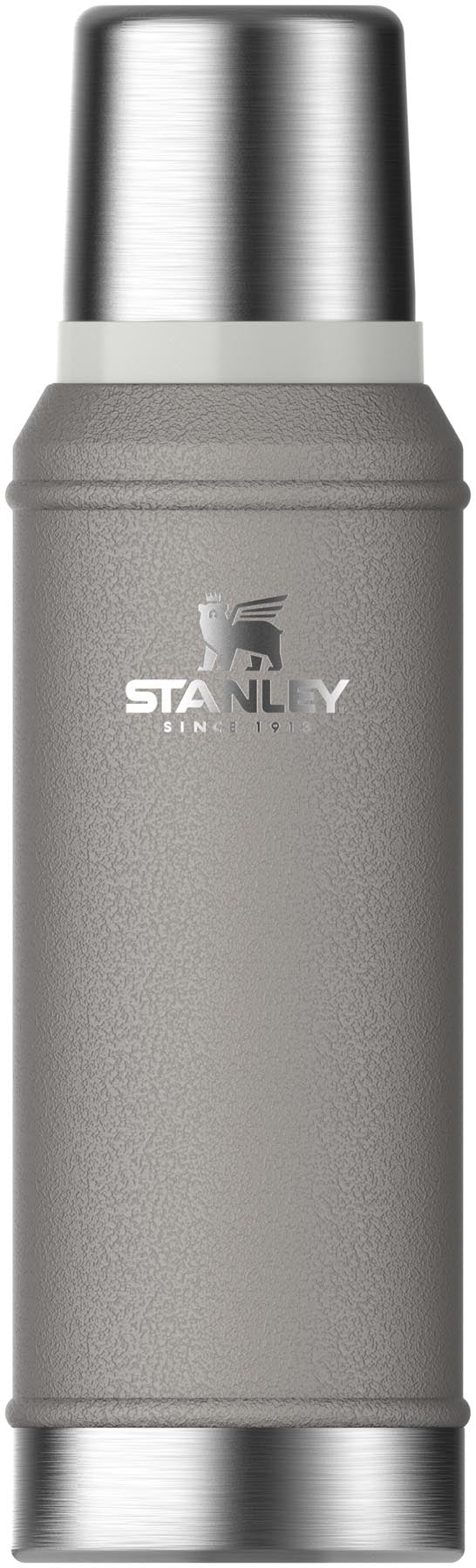 Legendary Classic Flasche 0.94l hammertone ash in Grau präsentiert im Onlineshop von KAQTU Design AG. Aufbewahrungsbehälter ist von Stanley
