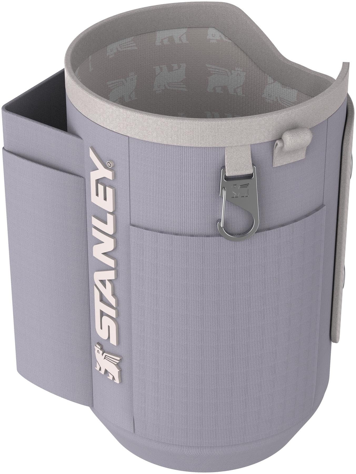 Vielseitige und elegante lila Thermosflasche All-Day Quencher Carry-All 1.18l von Stanley, perfekt für den täglichen Gebrauch und Outdoor-Aktivitäten.