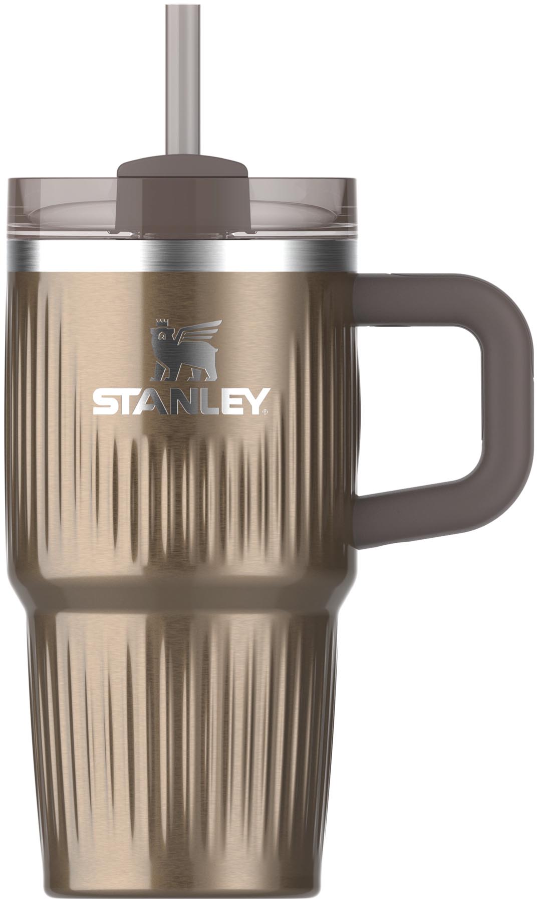 Quencher Fluted 0.59l pale gold shine in Gold präsentiert im Onlineshop von KAQTU Design AG. Aufbewahrungsbehälter ist von Stanley