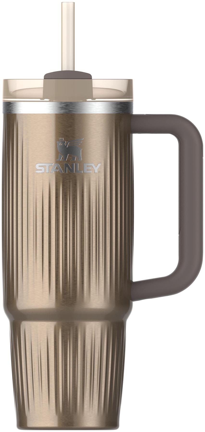 Quencher Fluted 0.89l pale gold shine in Gold präsentiert im Onlineshop von KAQTU Design AG. Aufbewahrungsbehälter ist von Stanley