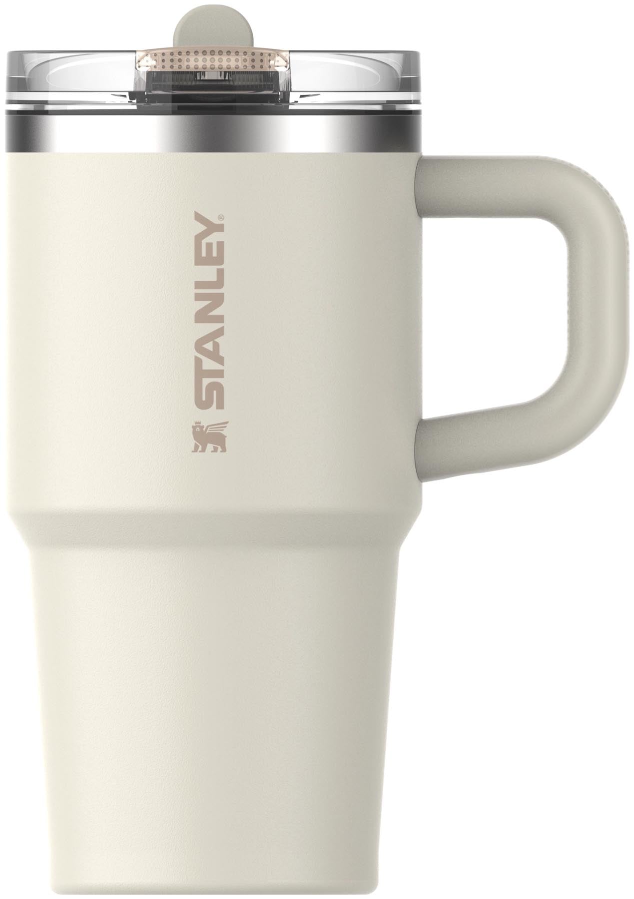 Quencher ProTour Flip Straw 0.59l cream in Blau präsentiert im Onlineshop von KAQTU Design AG. Aufbewahrungsbehälter ist von Stanley