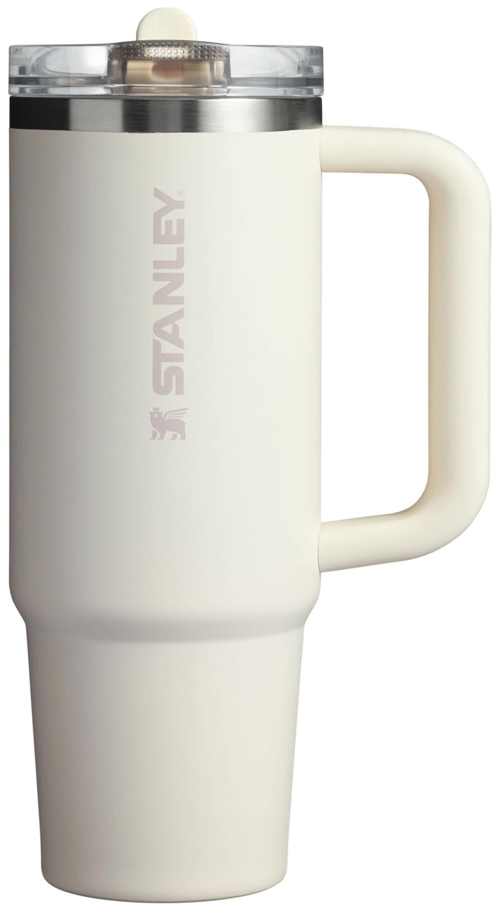 Quencher ProTour Flip Straw 0.89l cream in Blau präsentiert im Onlineshop von KAQTU Design AG. Aufbewahrungsbehälter ist von Stanley