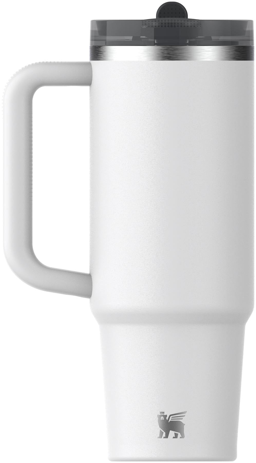 Stylische Stanley Thermosflasche Quencher ProTour mit Flip Straw in Chalk, ideal für unterwegs und perfekt für kalte Getränke.