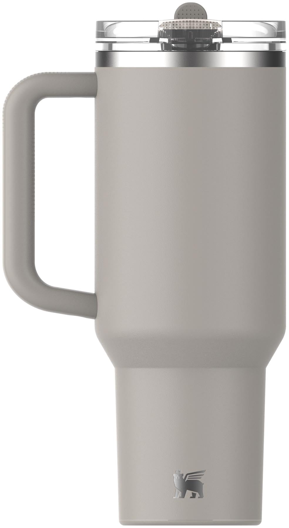 Stylische Stanley Thermosflasche Quencher ProTour mit Flip Straw in elegantem Grau, ideal für unterwegs und Outdoor-Aktivitäten.