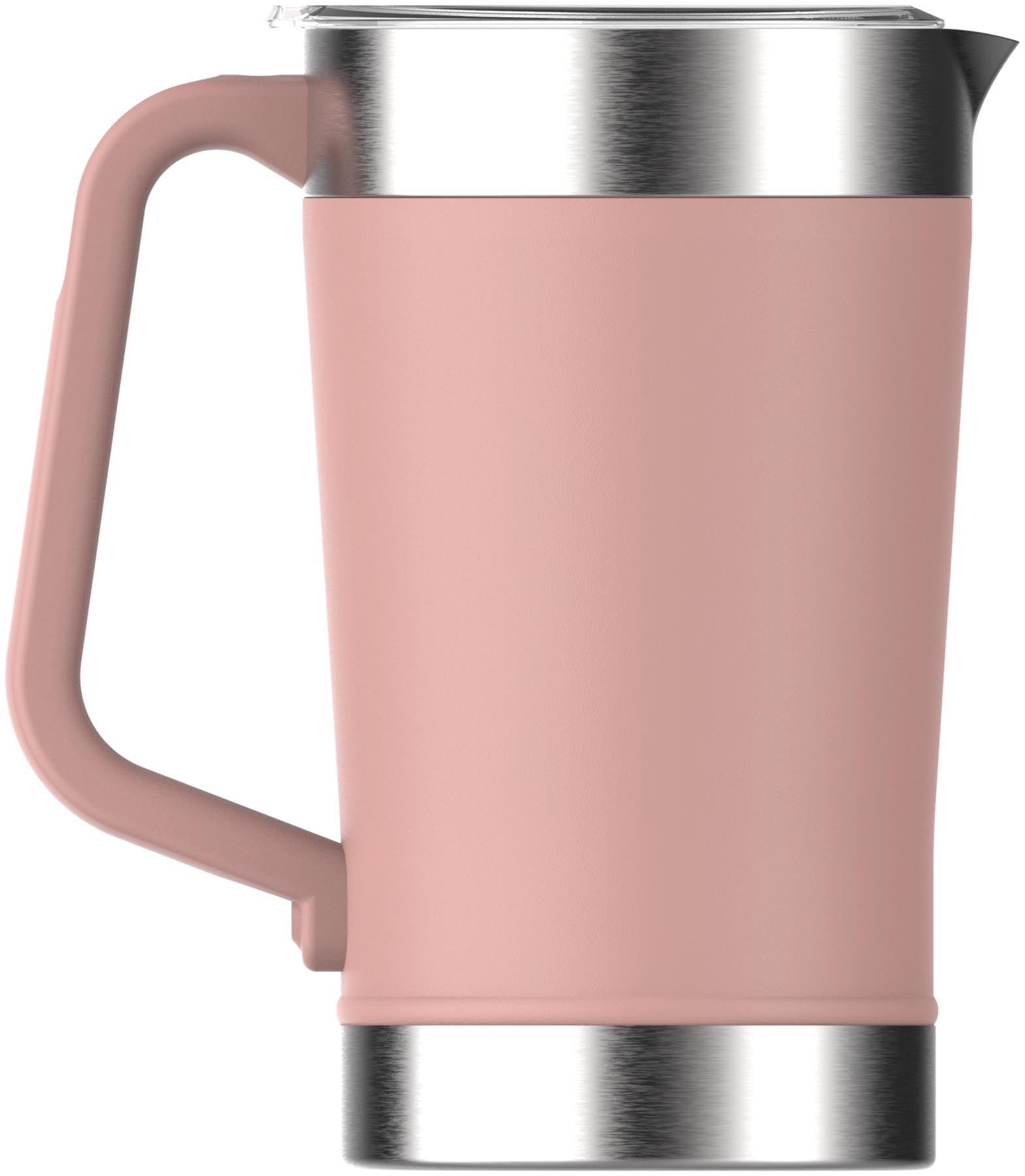 Eleganter Stay Chill Classic Pitcher in Peach Rose von Stanley, ideal für kalte Getränke und stilvolle Präsentation.