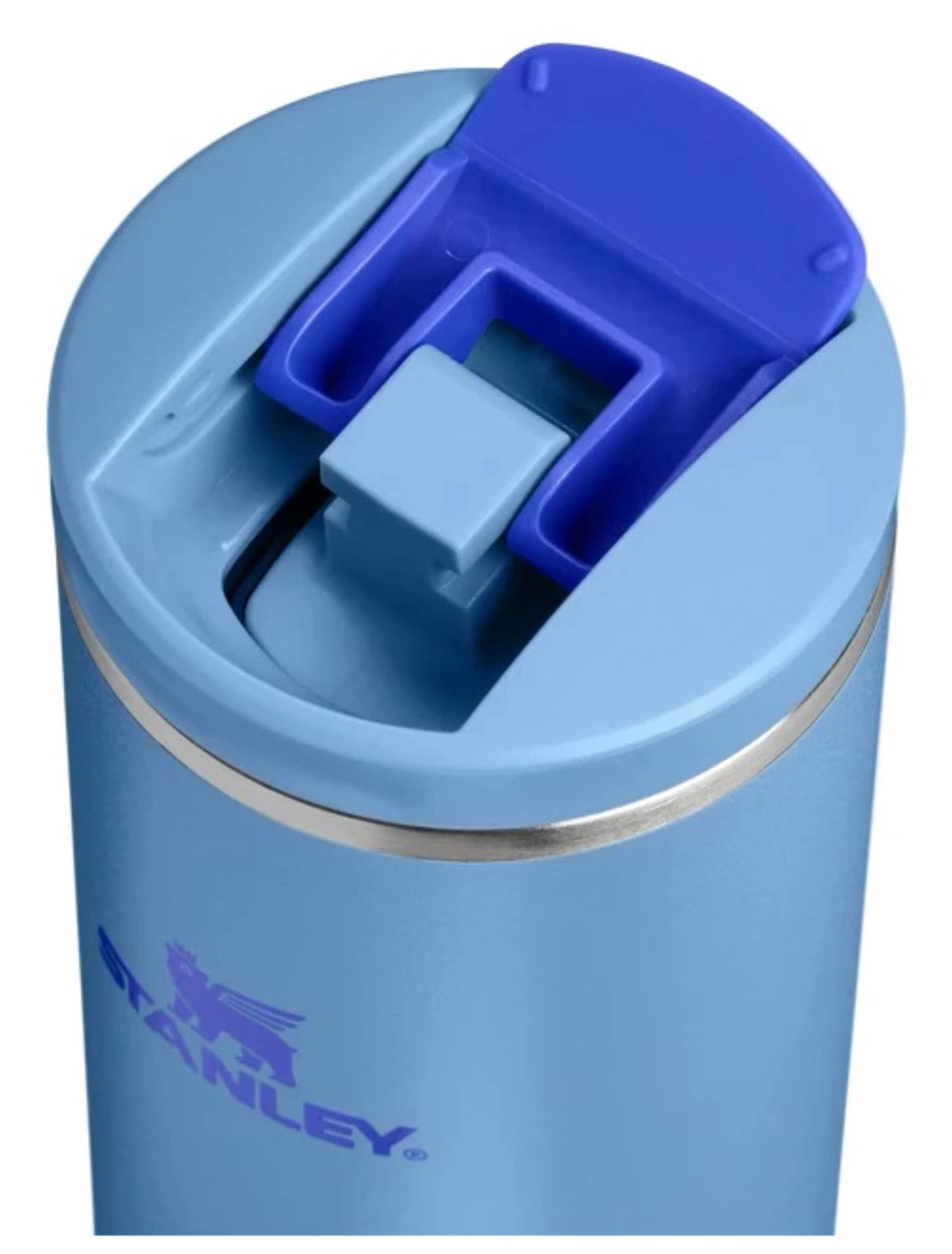 Transit Fliptop Becher 0.59l blue sky in Blau präsentiert im Onlineshop von KAQTU Design AG. Thermosflasche ist von Stanley
