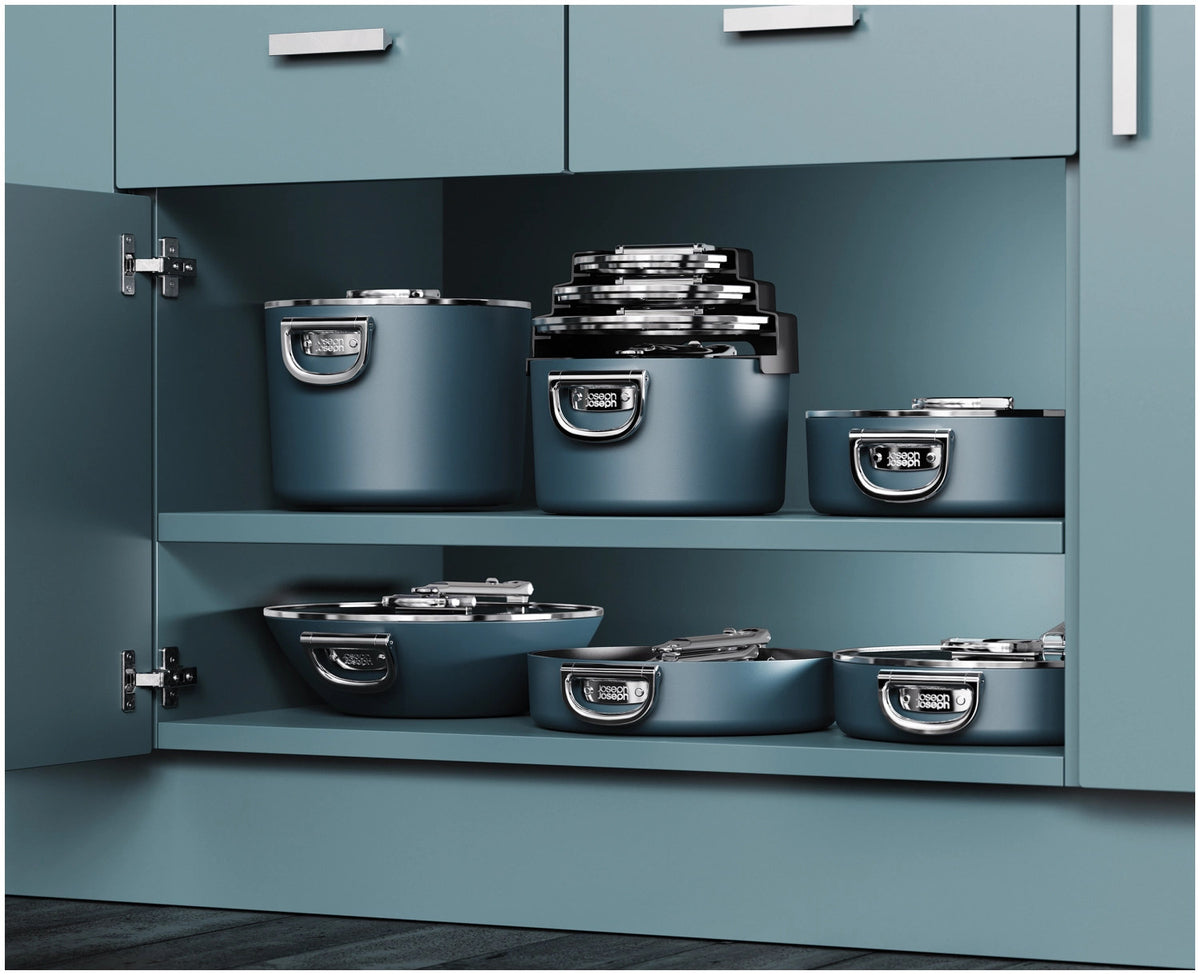 3er Set Space Stack Kochset antihaft 15+19+23cm in Blau präsentiert im Onlineshop von KAQTU Design AG. Kochtopfset ist von Joseph Joseph