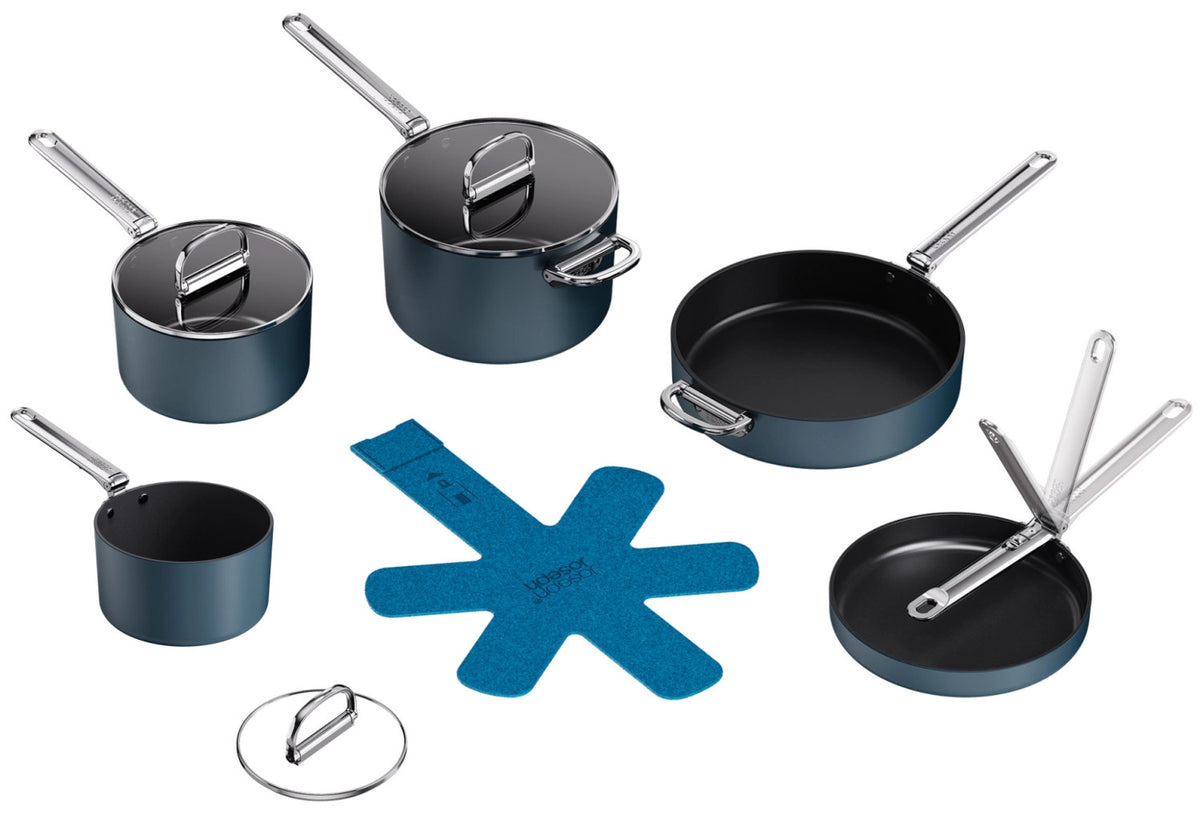 5er Set Space Kochset 15+19+23+24+28cm +3x Pfannenschutz in Blau präsentiert im Onlineshop von KAQTU Design AG. Kochtopfset ist von Joseph Joseph