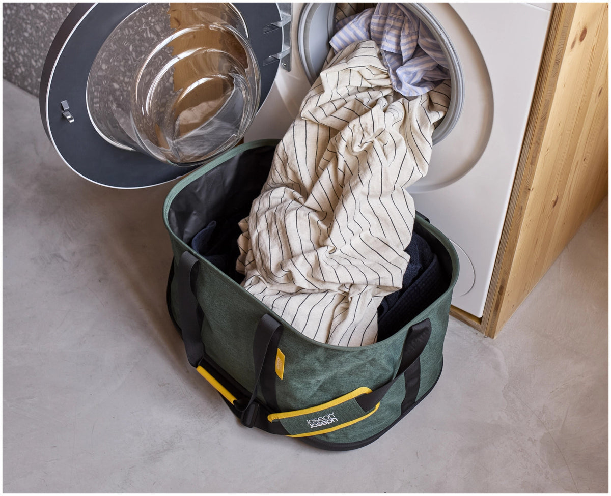 Hold-All Wäschekorb faltbar outdoor 45l grün in Grün präsentiert im Onlineshop von KAQTU Design AG. Wäschekorb ist von Joseph Joseph