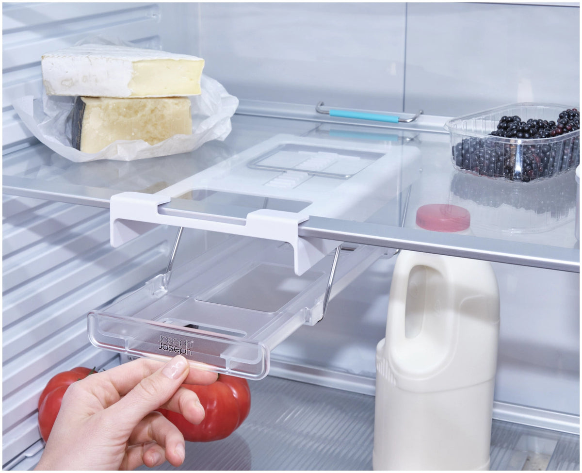 FridgeStore Kühlschrank-Unterregal Dosenhalter in Grau präsentiert im Onlineshop von KAQTU Design AG. Küchenhelfer ist von Joseph Joseph