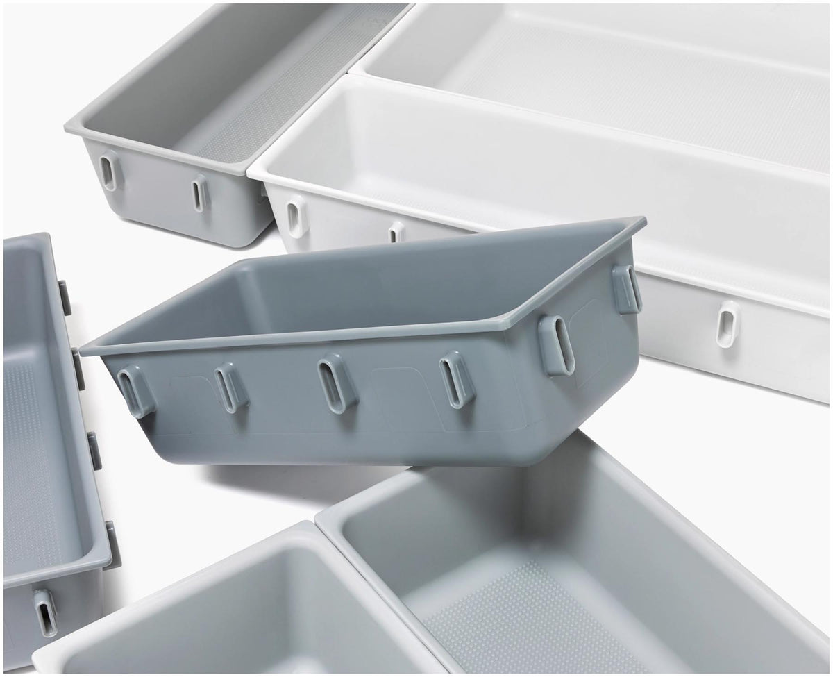 Blox Schubladenorganizer 10tlg aus recycl. Kunststoff in Grau präsentiert im Onlineshop von KAQTU Design AG. Besteckboxen ist von Joseph Joseph