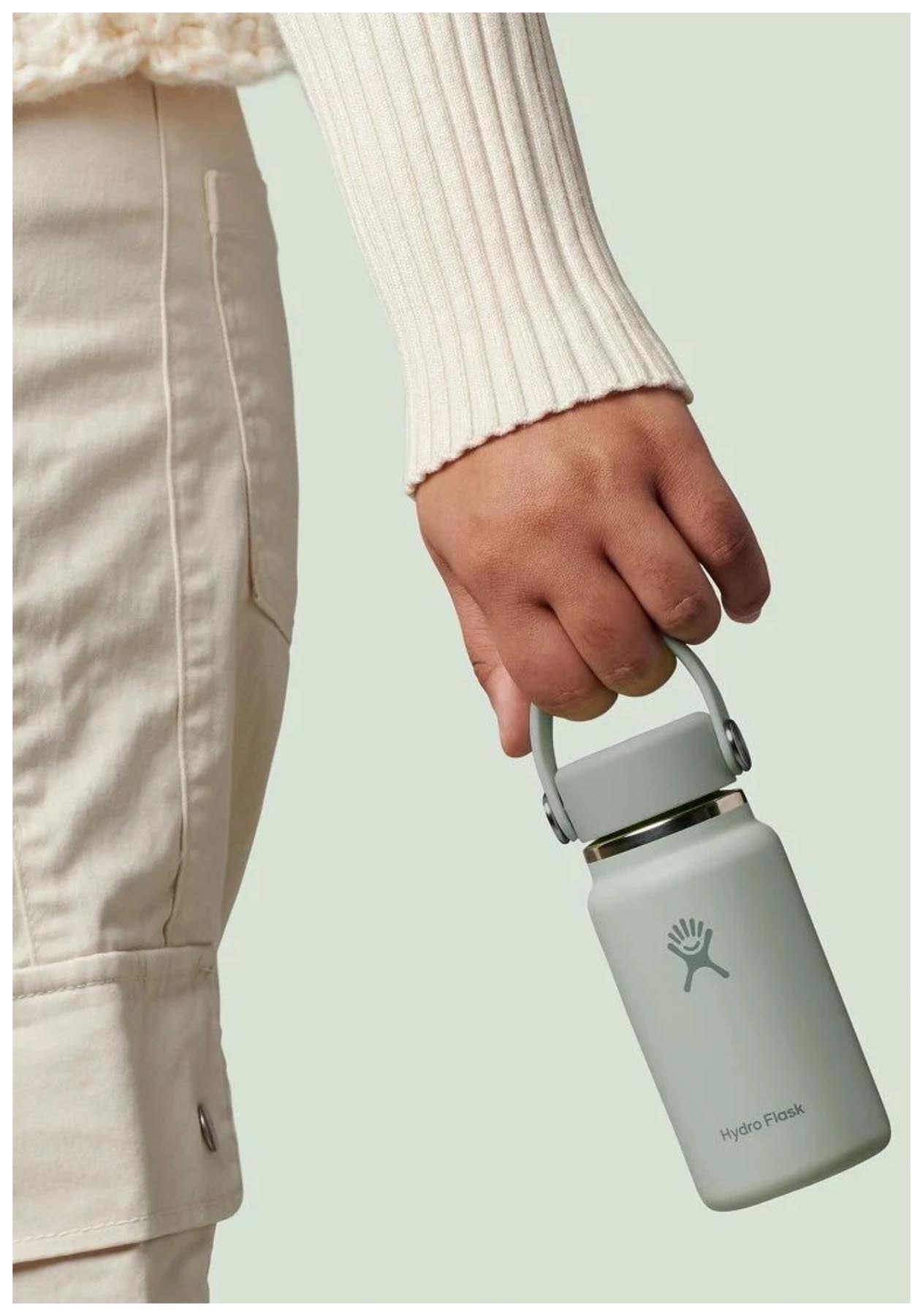 Stylische Hydro Flask Trinkflasche Micro Hydro 200ml in elegantem Agave-Grün, ideal für unterwegs und umweltfreundlich.