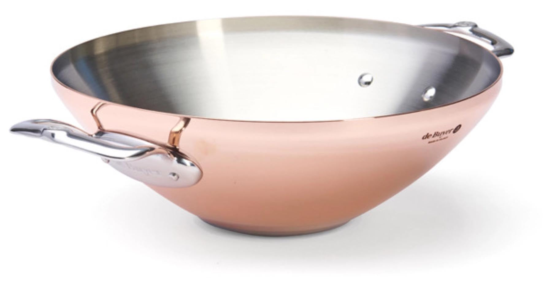 Prima Matera Wok mit 2 Griffen D32cm Kupfer in Kupfer präsentiert im Onlineshop von KAQTU Design AG. Küchengerät ist von de Buyer