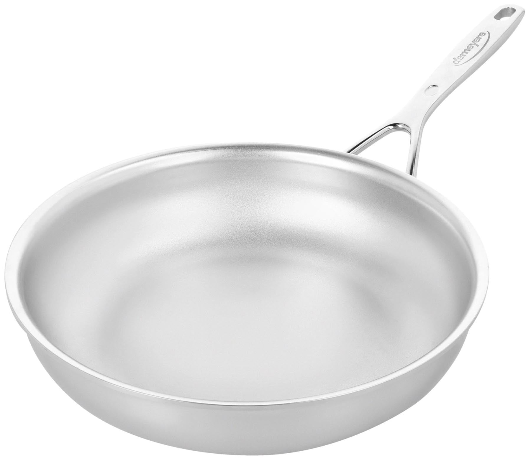 Hochwertige 24 cm Bratpfanne der Silverline 7 von Demeyere, ausgestattet mit fortschrittlicher NanoTouch-Oberfläche für müheloses Kochen.