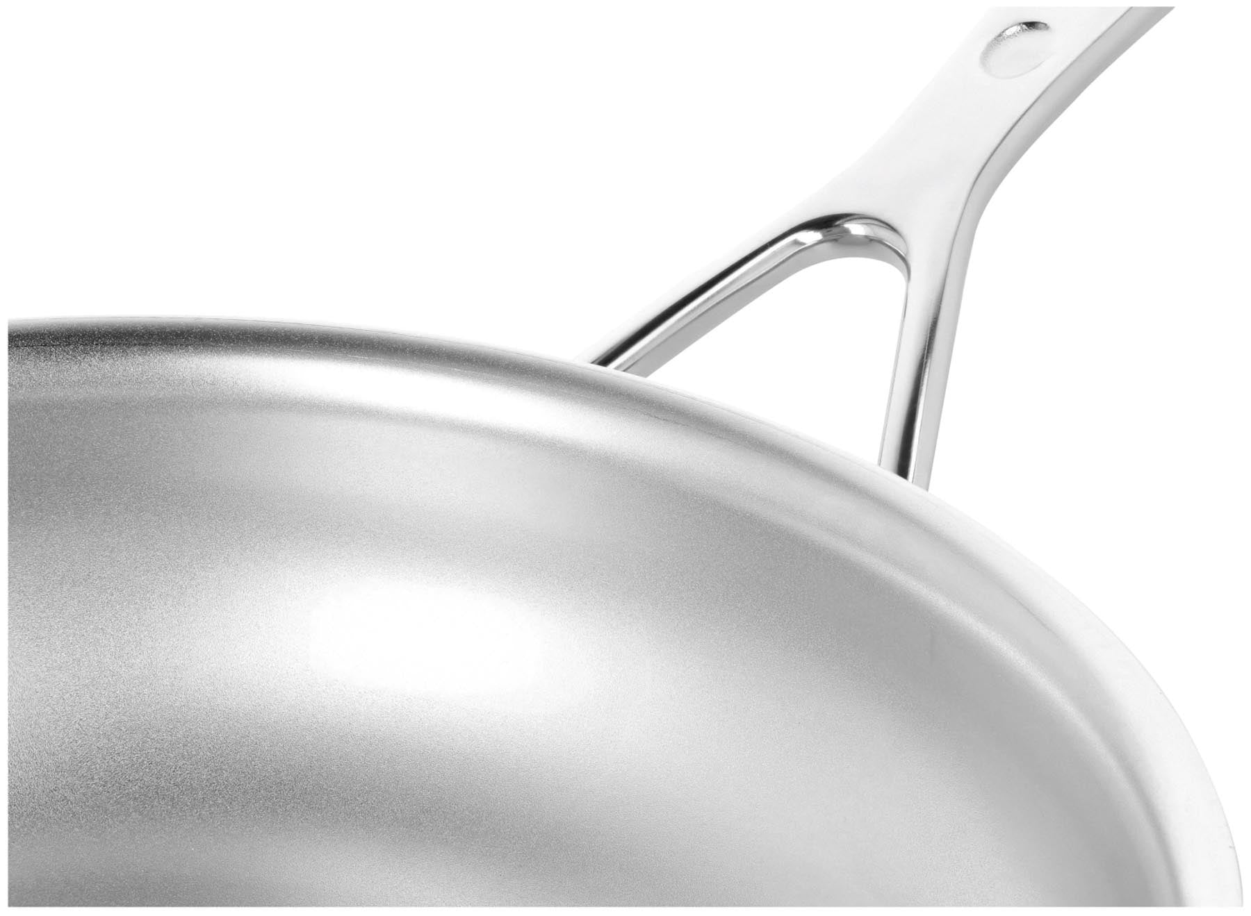 Elegante 24 cm Bratpfanne der Silverline 7 von Demeyere, ideal für gesundes Braten dank innovativer NanoTouch-Beschichtung.