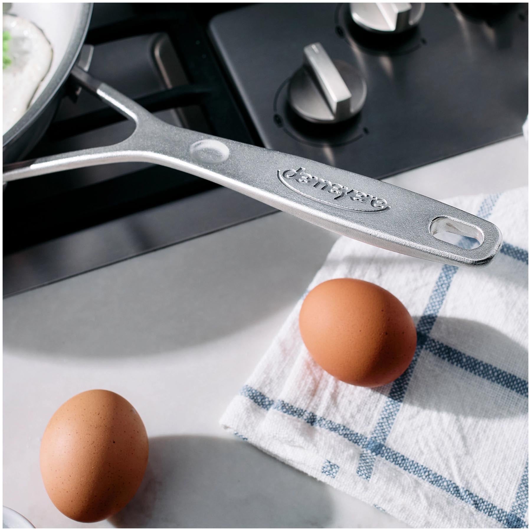 Elegante 20 cm Bratpfanne aus der Industry 5 Serie von Demeyere mit innovativer NanoTouch-Beschichtung für optimale Brateigenschaften.