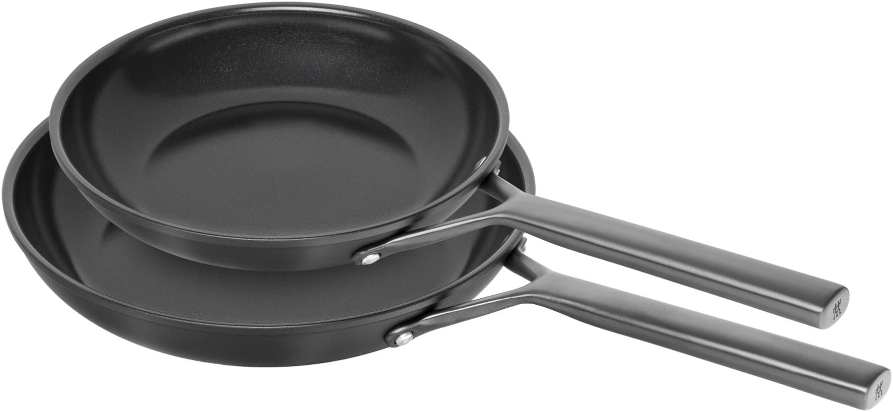 2er Set Milano Bratpfanne 24 + 28cm Schwarz in Schwarz präsentiert im Onlineshop von KAQTU Design AG. Bratpfanne ist von Zwilling
