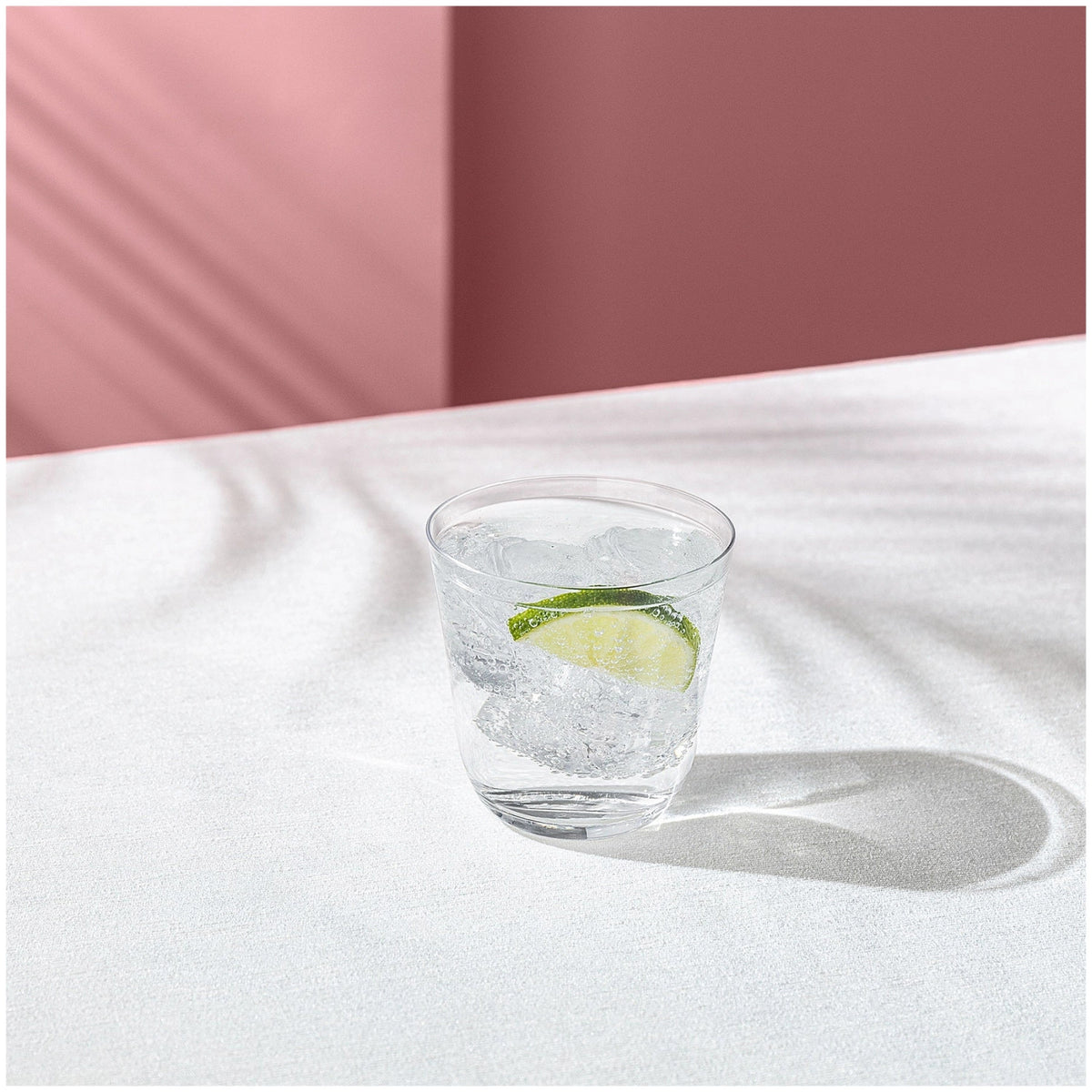 NUDE Savage Wasserglas 26cl in Transparent präsentiert im Onlineshop von KAQTU Design AG. Trinkgläser ist von Nude