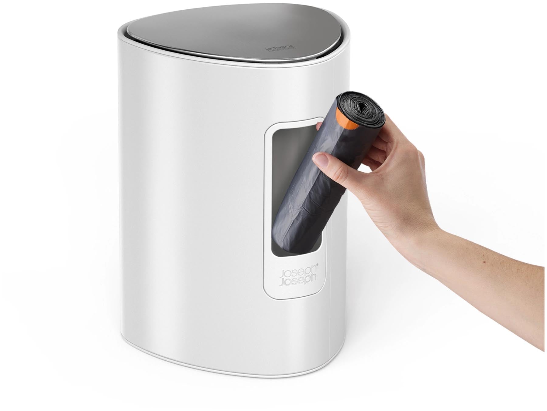 Eleganter 5L Treteimer in reinem Weiß von Joseph Joseph. Ideal für das Badezimmer, mit praktischem Fußpedal für müheloses Öffnen.