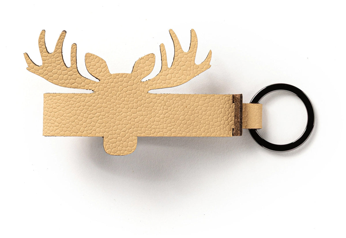 Flacher Schlüsselanhänger Elch in Beige, nickel, von MiLLE W Nordisk Design