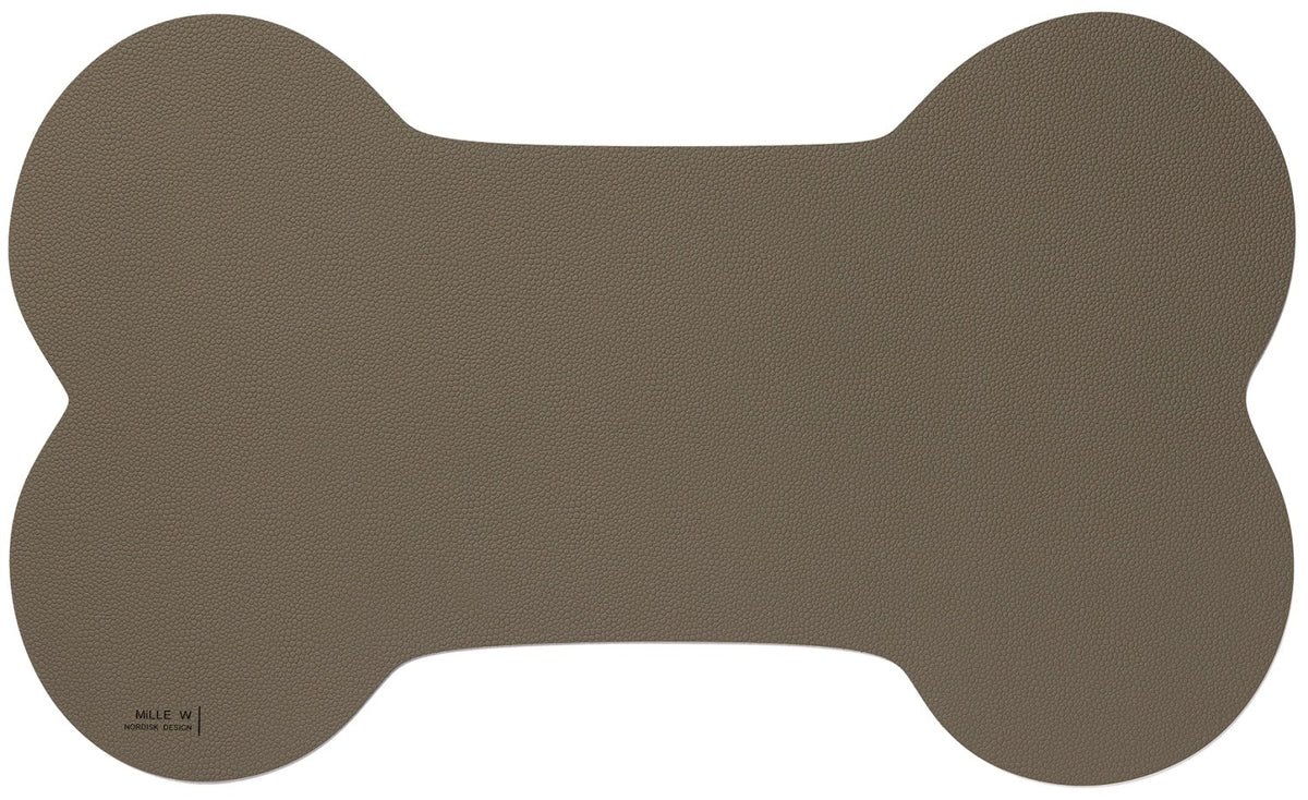 Graue flache Napfunterlage für Hunde, Grösse M mit 50 x 30 cm, aus dem Hundebedarf-Sortiment von MiLLE W NORDISK DESIGN, auf Boden platziert.