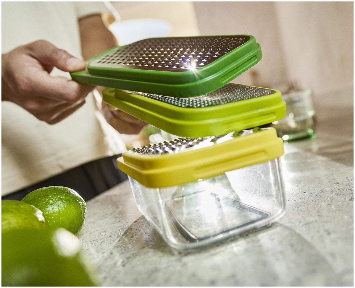 Multi-Grate & Store 3-in-1 Reibenset multi in Mehrfarbig präsentiert im Onlineshop von KAQTU Design AG. Reiben + Raffeln ist von Joseph Joseph