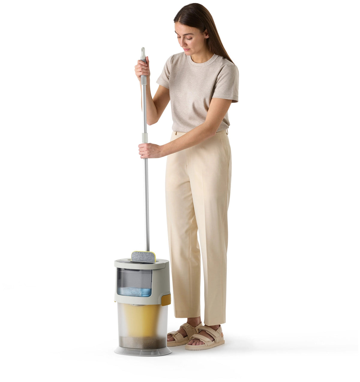 UltraClean Hartboden Reinigungssystem hellgrau in Grau präsentiert im Onlineshop von KAQTU Design AG. Reinigung & Wäsche ist von Joseph Joseph
