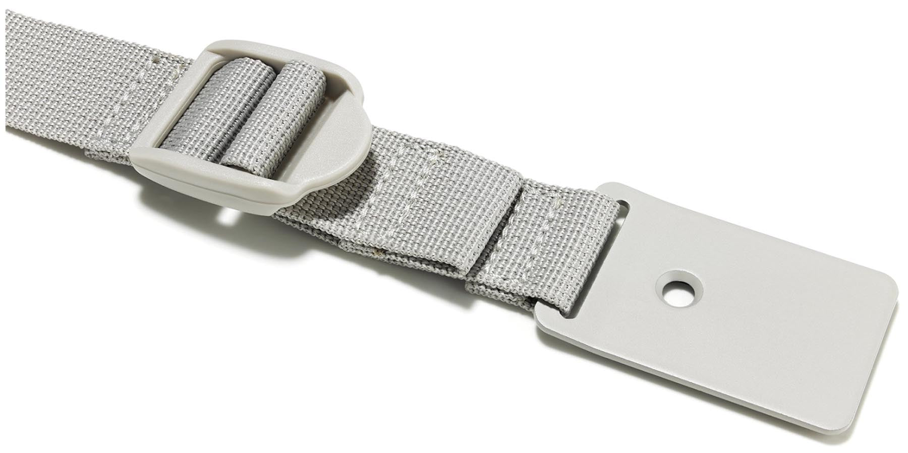 Praktischer Taschenhalter in edlem Ecru, perfekt für die Wandmontage, um Handtaschen und Accessoires ordentlich aufzubewahren.