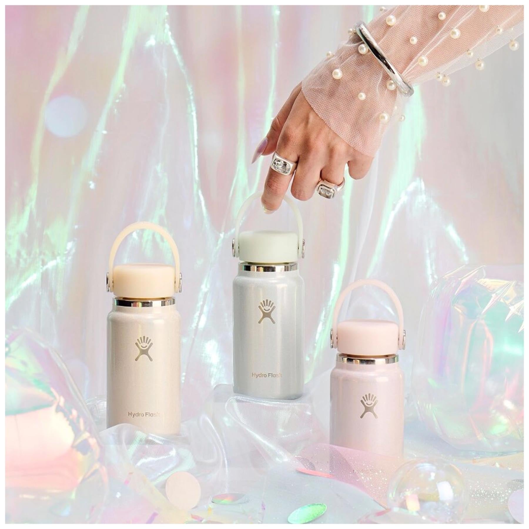 Stylische 200ml Trinkflasche in glimmer pink von Hydro Flask, perfekt für unterwegs, hält Getränke kühl und überzeugt mit ihrem trendigen Look.